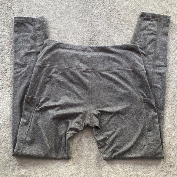 Figure8 Postpartum/Post-Baby Shaping Leggings with Pockets - Picture 3 of 8